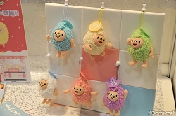 画像ギャラリー No.233のサムネイル画像 / 「もしドラ」「ストライクウィッチーズ」のステージイベントも開催。人気アニメがずらりと並んだセガブース，「第23回プライズフェア 2011 SUMMER」フォトレポート（その3）