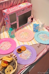 画像ギャラリー No.239のサムネイル画像 / 「もしドラ」「ストライクウィッチーズ」のステージイベントも開催。人気アニメがずらりと並んだセガブース，「第23回プライズフェア 2011 SUMMER」フォトレポート（その3）