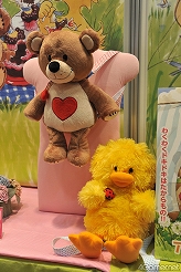 画像ギャラリー No.253のサムネイル画像 / 「もしドラ」「ストライクウィッチーズ」のステージイベントも開催。人気アニメがずらりと並んだセガブース，「第23回プライズフェア 2011 SUMMER」フォトレポート（その3）