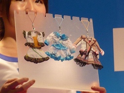 画像ギャラリー No.010のサムネイル画像 / ［AMショー2011］SKE48がUFOキャッチャーで対決，モデルの菜々緒さんは大量のぬいぐるみをゲット。セガプライズブース2日ぶんのイベントレポート