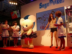 画像ギャラリー No.018のサムネイル画像 / ［AMショー2011］SKE48がUFOキャッチャーで対決，モデルの菜々緒さんは大量のぬいぐるみをゲット。セガプライズブース2日ぶんのイベントレポート