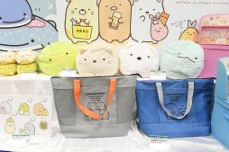 画像ギャラリー No.010のサムネイル画像 / フリューの新ブランド“武器王”など，個性豊かなグッズが揃った「第57回プライズフェア」フォトレポート（その1）：セガ/フリュー/システムサービス編