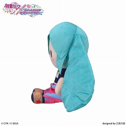 画像ギャラリー No.008のサムネイル画像 / 「初音ミク」×「オシャレ魔女 ラブ and ベリー」コラボのふわぷちぬいぐるみがプライズ商品として登場。ラブ衣装とベリー衣装の2種