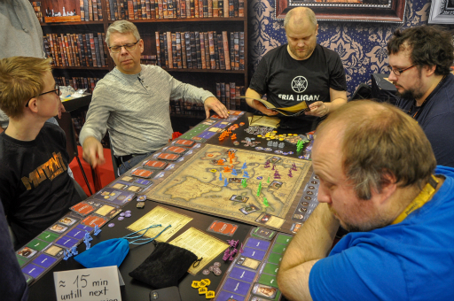 画像ギャラリー No.010のサムネイル画像 / ［SPIEL'18］ボードゲーム版「Crusader Kings」の試遊＆インタビュー。一族の繁栄，陰謀，そして十字軍など，PC版のエッセンスはそのままだ