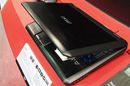 画像ギャラリー No.022のサムネイル画像 / ［COMPUTEX］“3K”液晶パネル採用モデルや液晶内蔵タッチパッド搭載モデルなど，MSIがゲーマー向けノートPCのラインナップを強化