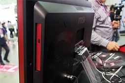 画像ギャラリー No.024のサムネイル画像 / ［COMPUTEX］“3K”液晶パネル採用モデルや液晶内蔵タッチパッド搭載モデルなど，MSIがゲーマー向けノートPCのラインナップを強化