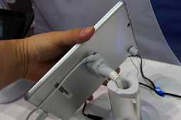 画像ギャラリー No.029のサムネイル画像 / ［COMPUTEX］“3K”液晶パネル採用モデルや液晶内蔵タッチパッド搭載モデルなど，MSIがゲーマー向けノートPCのラインナップを強化