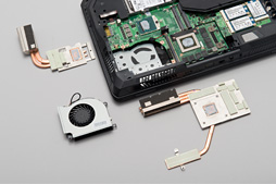 画像ギャラリー No.011のサムネイル画像 / 【PR】足りないものなどない。MSIの「GT70-2OD」は,真のオールインワンゲーマー向けノートPCだ