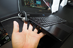 画像ギャラリー No.011のサムネイル画像 / ［COMPUTEX］MSIのゲーマー向けノートPC，最上位モデルの新型は見た目がぐっと今風に。3Kパネル搭載の薄型モデルも