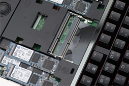 画像ギャラリー No.015のサムネイル画像 / メカニカルキーボード搭載のMSI製ノートPC「GT80 2QE Titan SLI」レビュー。実勢価格50万円の怪物をじっくりテストしてみた