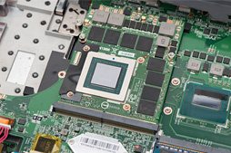 画像ギャラリー No.023のサムネイル画像 / メカニカルキーボード搭載のMSI製ノートPC「GT80 2QE Titan SLI」レビュー。実勢価格50万円の怪物をじっくりテストしてみた