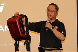 画像ギャラリー No.004のサムネイル画像 / ［COMPUTEX］背負えるVR向けPC「Backpack PC」の実機がついに公開。MSI本社メディアツアーレポート