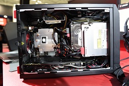 画像ギャラリー No.013のサムネイル画像 / ［COMPUTEX］MSI，「Nightblade」で日本国内のゲーマー向け小型デスクトップ市場へ参入