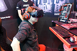 画像ギャラリー No.002のサムネイル画像 / ［COMPUTEX］MSIの「背負えるPC」は意外なほど完成度が高かった。視線追跡デバイスによるゲームも体験できたMSIブースレポート