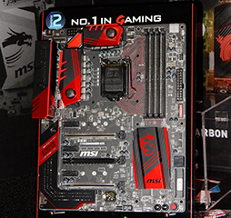画像ギャラリー No.019のサムネイル画像 / ［COMPUTEX］MSIの「背負えるPC」は意外なほど完成度が高かった。視線追跡デバイスによるゲームも体験できたMSIブースレポート
