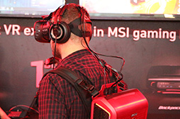 画像ギャラリー No.005のサムネイル画像 / これは意外に使えるかも。MSIの背負うPC「Backpack PC」でVRゲームをプレイしてみた
