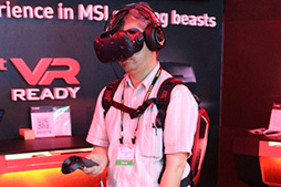 画像ギャラリー No.009のサムネイル画像 / これは意外に使えるかも。MSIの背負うPC「Backpack PC」でVRゲームをプレイしてみた