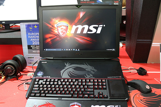 画像ギャラリー No.012のサムネイル画像 / これは意外に使えるかも。MSIの背負うPC「Backpack PC」でVRゲームをプレイしてみた