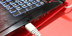 画像ギャラリー No.018のサムネイル画像 / これは意外に使えるかも。MSIの背負うPC「Backpack PC」でVRゲームをプレイしてみた