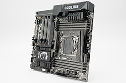 画像ギャラリー No.002のサムネイル画像 / Broadwell-E最適化を謳う高級マザーボード「X99A GODLIKE GAMING CARBON」の特徴をチェックしてみた