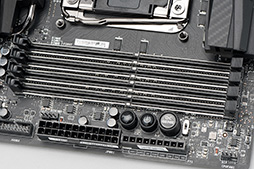 画像ギャラリー No.006のサムネイル画像 / Broadwell-E最適化を謳う高級マザーボード「X99A GODLIKE GAMING CARBON」の特徴をチェックしてみた