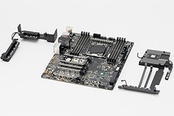 画像ギャラリー No.023のサムネイル画像 / Broadwell-E最適化を謳う高級マザーボード「X99A GODLIKE GAMING CARBON」の特徴をチェックしてみた