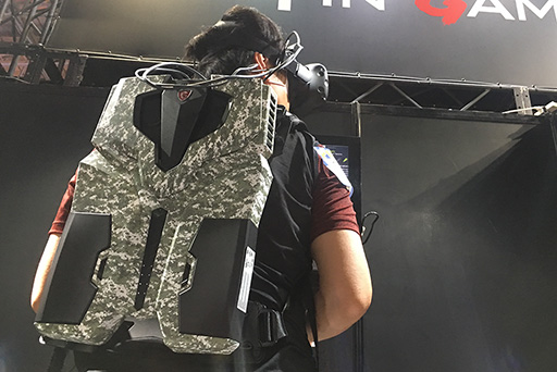 画像ギャラリー No.015のサムネイル画像 / ［TGS 2016］背負えるVR対応PC「VR One」のデモ機を体験。ケーブルレスに思える使い心地でVRファンならアリ
