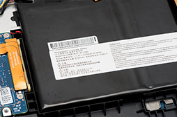 画像ギャラリー No.035のサムネイル画像 / MSI「GS73VR 6RF Stealth Pro」レビュー。薄型筐体にGTX 1060搭載のノートPC,その性能と発熱をチェックする