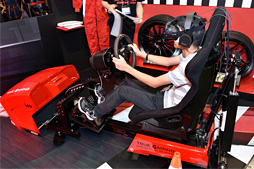 画像ギャラリー No.006のサムネイル画像 / ［COMPUTEX］ゲームとVRに本気すぎるMSI，ついに「操作に合わせて動くシート」を本社工場で製造してデモ展示