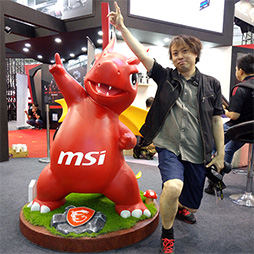 画像ギャラリー No.011のサムネイル画像 / ［COMPUTEX］MSIが同社初のゲーマー向けディスプレイ「Optix」を発表。垂直144Hz対応の湾曲型VA液晶を採用する2製品を7月に投入