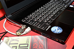 画像ギャラリー No.007のサムネイル画像 / ［COMPUTEX］MSIのMax-Q採用ノートPCは，従来と同じ筐体で何が変わった？ 横スクロールSTGのボス的デザイン採用マザーなどとまとめてチェック