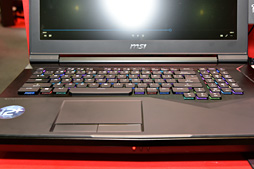 画像ギャラリー No.014のサムネイル画像 / ［COMPUTEX］MSIのMax-Q採用ノートPCは，従来と同じ筐体で何が変わった？ 横スクロールSTGのボス的デザイン採用マザーなどとまとめてチェック