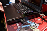 画像ギャラリー No.018のサムネイル画像 / ［COMPUTEX］MSIのMax-Q採用ノートPCは，従来と同じ筐体で何が変わった？ 横スクロールSTGのボス的デザイン採用マザーなどとまとめてチェック