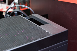画像ギャラリー No.030のサムネイル画像 / ［COMPUTEX］MSIのMax-Q採用ノートPCは，従来と同じ筐体で何が変わった？ 横スクロールSTGのボス的デザイン採用マザーなどとまとめてチェック