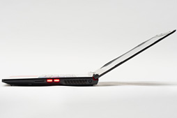 画像ギャラリー No.031のサムネイル画像 / GTX 1070&120Hz液晶パネル搭載のMSI製ノートPC「GE63VR 7RF-003JP」レビュー。「ゲーム専用機」を探しているならアリ