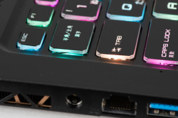 画像ギャラリー No.024のサムネイル画像 / 【PR】RTX 2080 Max-Q搭載で厚さ19mmのMSI「GS75 Stealth 8SG」徹底検証。これはバトロワのための薄型ノートPCだ