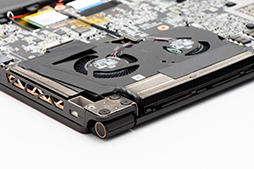 画像ギャラリー No.022のサムネイル画像 / 【PR】MSIのノートPC「GS65 Stealth」は，RTX 2080 Max-Q搭載でアンダー2kgを実現した真に持ち歩けるゲーマー向けPCだ