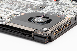 画像ギャラリー No.023のサムネイル画像 / 【PR】MSIのノートPC「GS65 Stealth」は，RTX 2080 Max-Q搭載でアンダー2kgを実現した真に持ち歩けるゲーマー向けPCだ