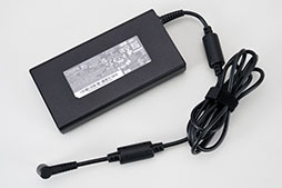 画像ギャラリー No.030のサムネイル画像 / 【PR】約1.8kgのMSI製軽量ゲームノートPC「Stealth 15M B12U」をチェック。持ち運べる軽さにゲームが快適な性能をまとめた1台だ