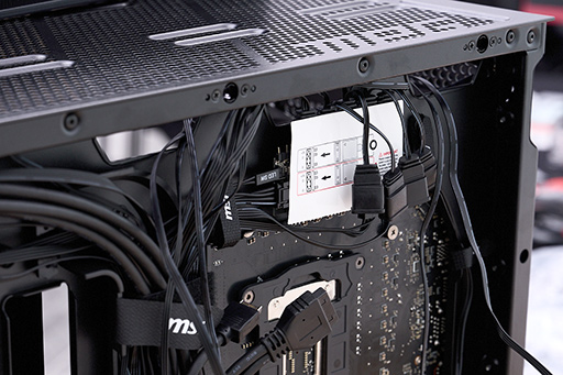 画像ギャラリー No.033のサムネイル画像 / 「MSI×モンハン20周年記念」コラボのPCパーツでゲームPCを自作！　ファン垂涎のPCでアイスボーンをプレイしてみた【PR】