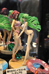 画像ギャラリー No.008のサムネイル画像 / [AOU2011]コードギアスからハイクオリティなC.C.＆カレンフィギュアが登場。「第23回プライズフェア 2011 SUMMER」フォトレポート（その1）