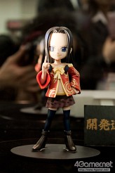 画像ギャラリー No.022のサムネイル画像 / 「ナミさん」「エヴァ6号機」「イカ娘」など，人気アニメのフィギュアがズラリ。「第24回プライズフェア」フォトレポート