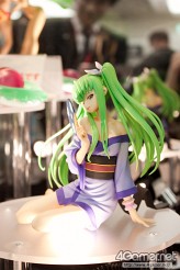 画像ギャラリー No.115のサムネイル画像 / 「ナミさん」「エヴァ6号機」「イカ娘」など，人気アニメのフィギュアがズラリ。「第24回プライズフェア」フォトレポート