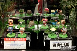 画像ギャラリー No.187のサムネイル画像 / 「ナミさん」「エヴァ6号機」「イカ娘」など，人気アニメのフィギュアがズラリ。「第24回プライズフェア」フォトレポート