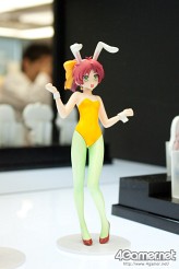 画像ギャラリー No.262のサムネイル画像 / 「ナミさん」「エヴァ6号機」「イカ娘」など，人気アニメのフィギュアがズラリ。「第24回プライズフェア」フォトレポート