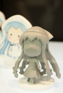 画像ギャラリー No.308のサムネイル画像 / 「ナミさん」「エヴァ6号機」「イカ娘」など,人気アニメのフィギュアがズラリ。「第24回プライズフェア」フォトレポート