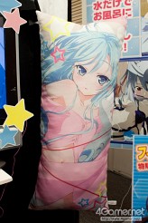 画像ギャラリー No.338のサムネイル画像 / 「ナミさん」「エヴァ6号機」「イカ娘」など，人気アニメのフィギュアがズラリ。「第24回プライズフェア」フォトレポート