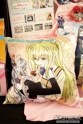 画像ギャラリー No.365のサムネイル画像 / 「ナミさん」「エヴァ6号機」「イカ娘」など，人気アニメのフィギュアがズラリ。「第24回プライズフェア」フォトレポート