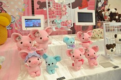 画像ギャラリー No.359のサムネイル画像 / トロ＆クロまさかの俺妹コラボなど，注目アイテムが続々登場。最新プライズがズラリと並んだ「第28回 プライズフェア」フォトレポート