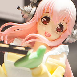 画像ギャラリー No.249のサムネイル画像 / 映像化間近の「寄生獣」が大人気。「アイマス」「ラブライブ」「Wake Up, Girls！」などアイドル達も勢ぞろいの「第36回 プライズフェア」レポート